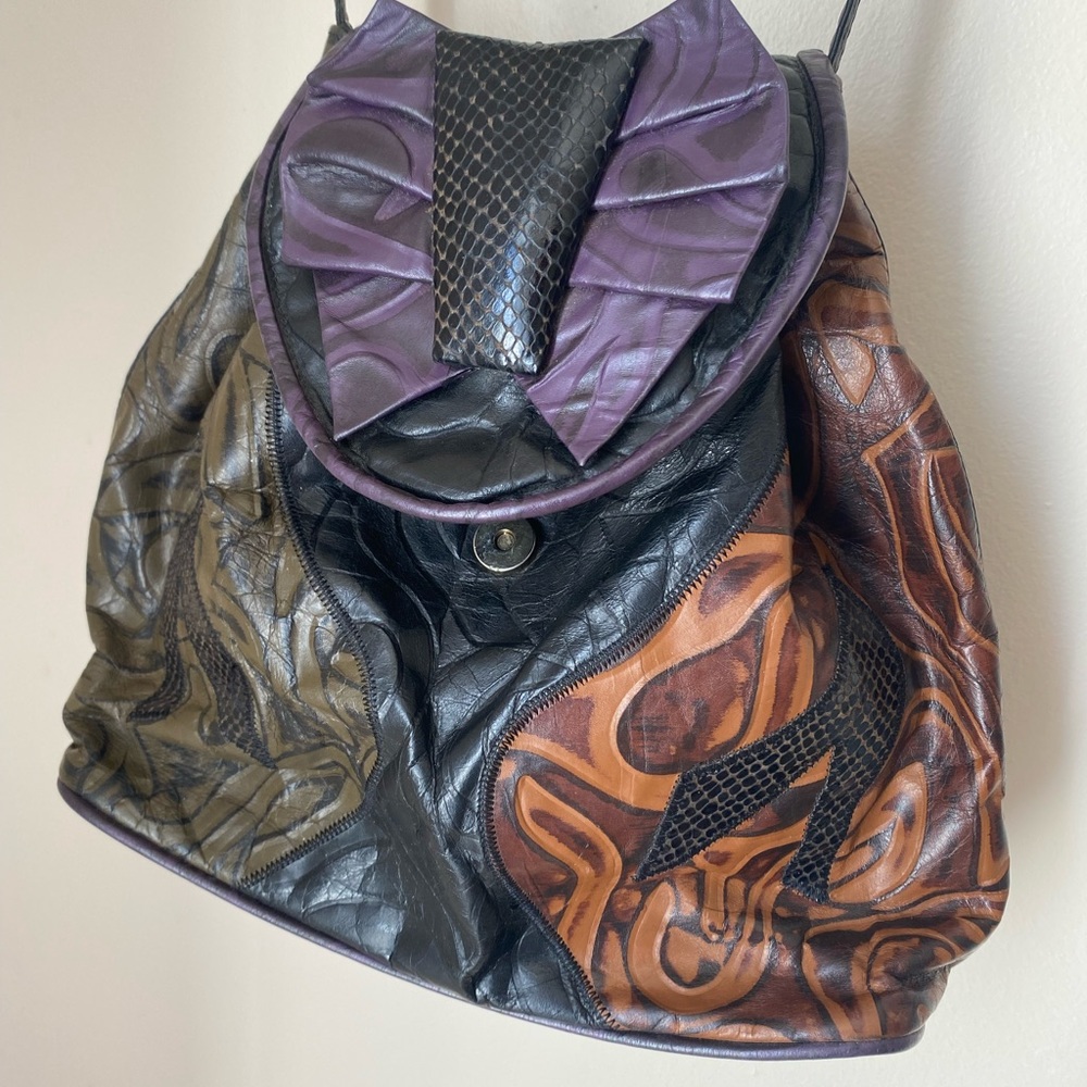 Vintage Sharif leather bucket purse with crossbody strap